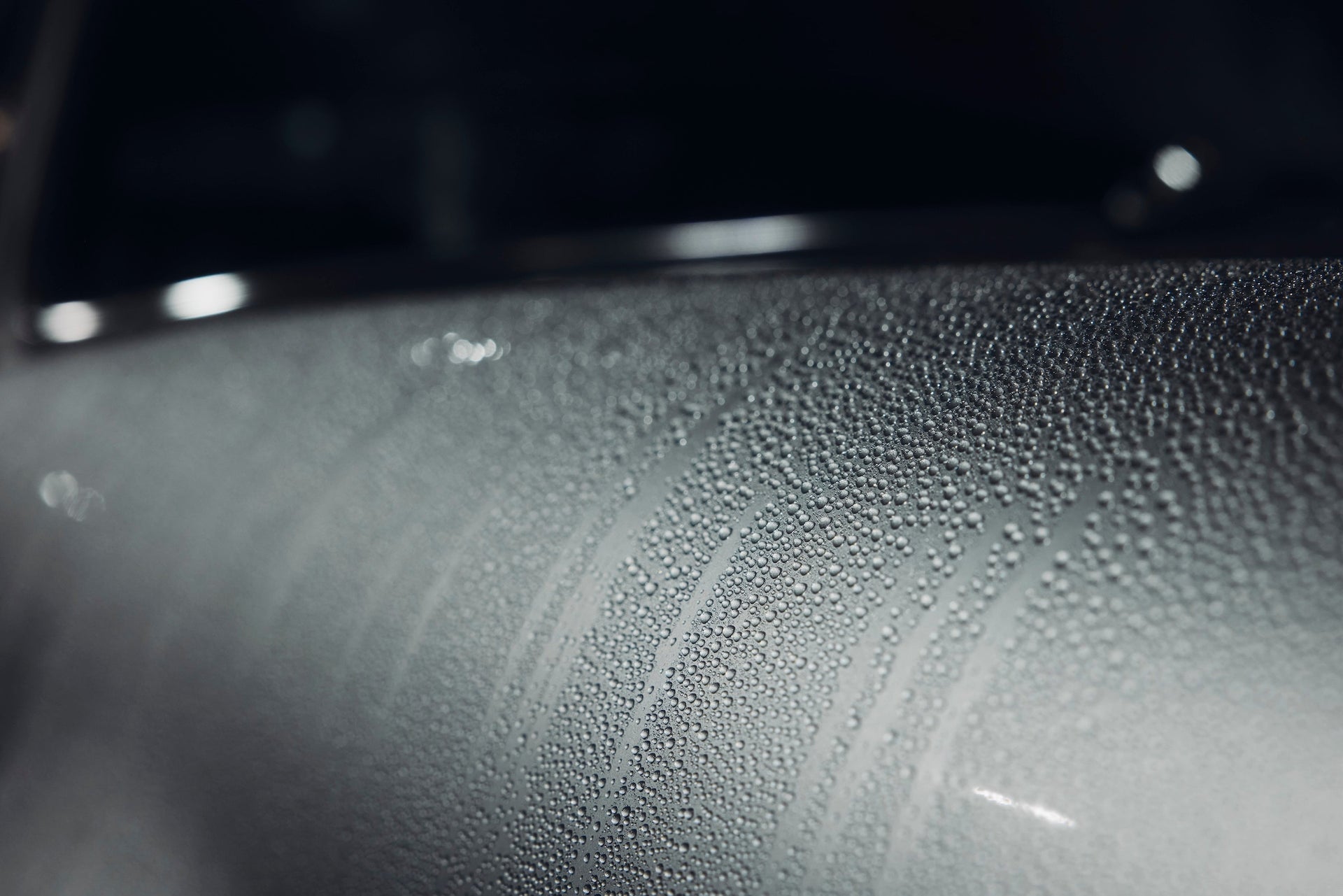 Autowachs vs. Ceramic Coating – Welches ist die beste Wahl für Ihr Fahrzeug?